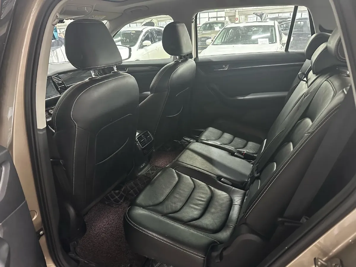 2018 Skoda Kodiak 2.0T 186HP L4 7DCT,autocango,china used car exporter,china ev exporter,chinese used car exporter,chinese used ev exporter