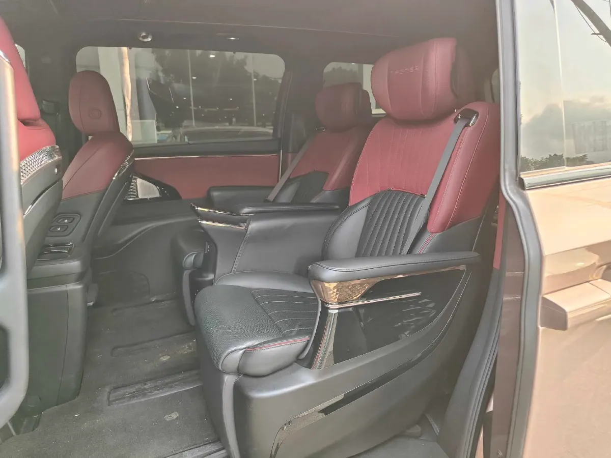 2023 GAC Trumpchi M8 2.0T 252HP L4 8AT,autocango,china used car exporter,china ev exporter,chinese used car exporter,chinese used ev exporter