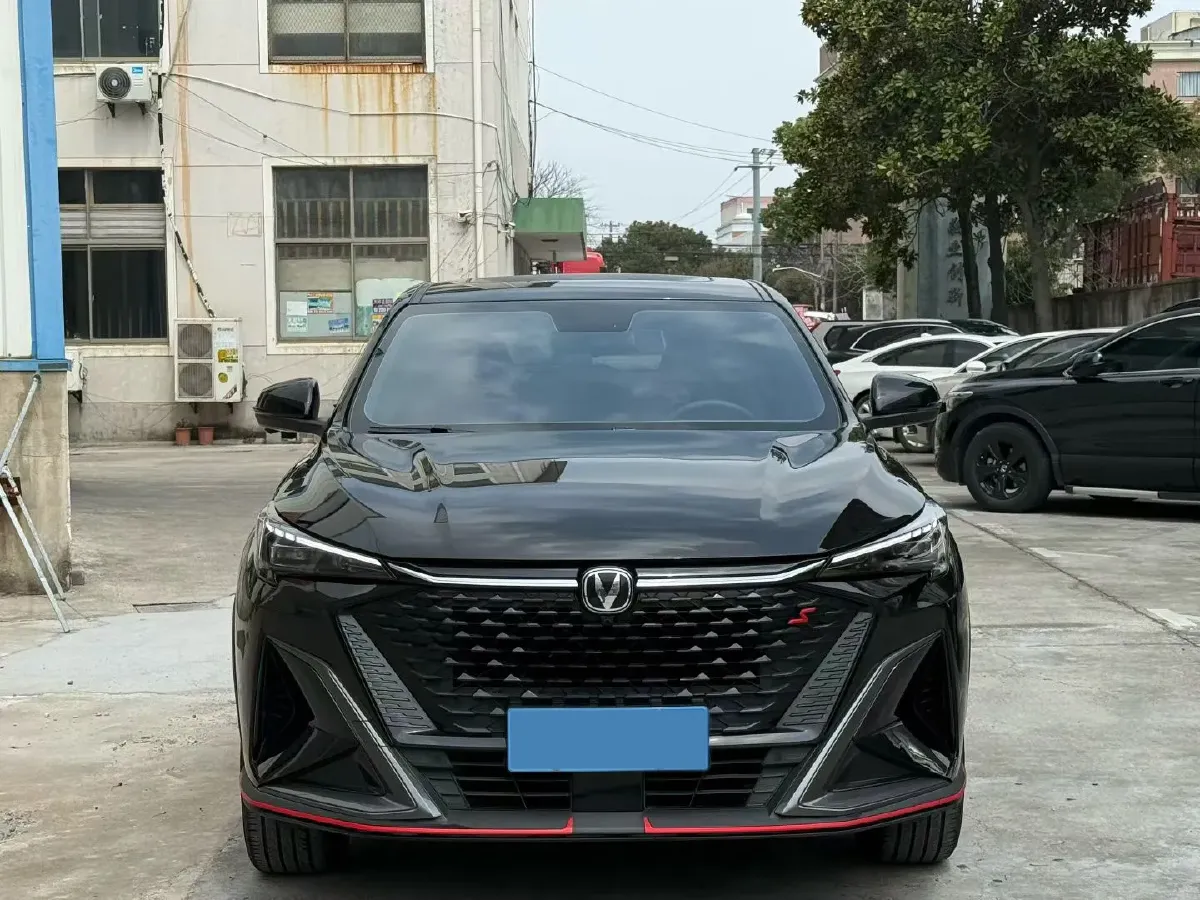 2024 ChangAn X5 PLUS 1.5T 188HP L4 7DCT,autocango,china used car exporter,china ev exporter,chinese used car exporter,chinese used ev exporter