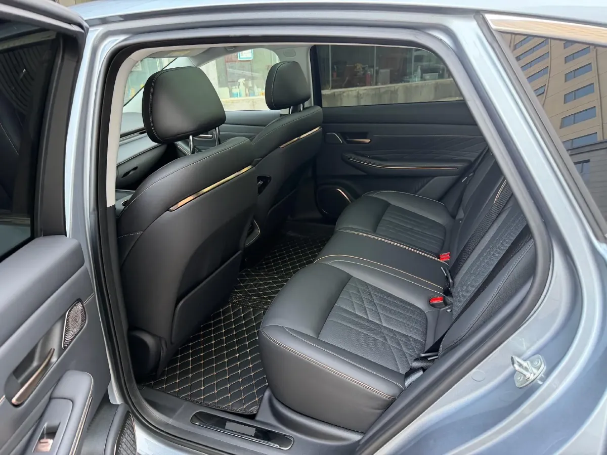 2025 BaoJun XiangJing 1.5T 143HP L4 1DHT PHEV,autocango,china used car exporter,china ev exporter,chinese used car exporter,chinese used ev exporter