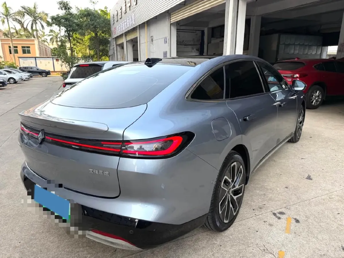 2025 BaoJun XiangJing 1.5T 143HP L4 1DHT PHEV,autocango,china used car exporter,china ev exporter,chinese used car exporter,chinese used ev exporter