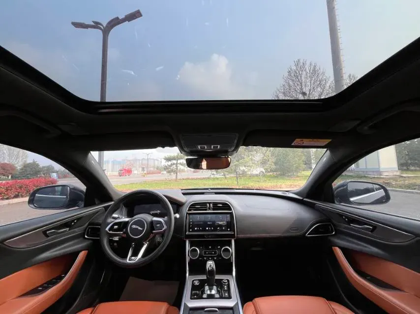 2023 Jaguar XEL 2.0T 250HP L4 8AT,autocango,china used car exporter,china ev exporter,chinese used car exporter,chinese used ev exporter