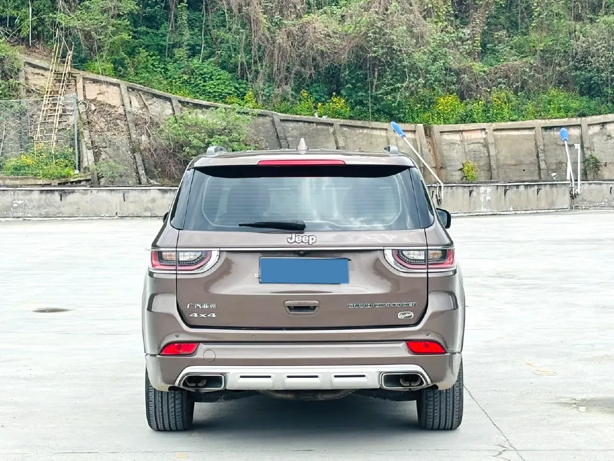 2018 Jeep Grand Commander 2.0T 265HP L4 9AT,autocango,china used car exporter,china ev exporter,chinese used car exporter,chinese used ev exporter