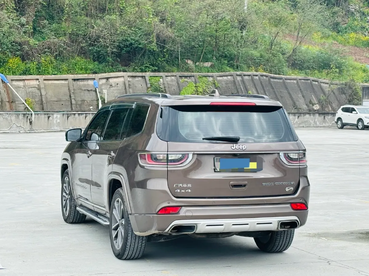 2018 Jeep Grand Commander 2.0T 265HP L4 9AT,autocango,china used car exporter,china ev exporter,chinese used car exporter,chinese used ev exporter