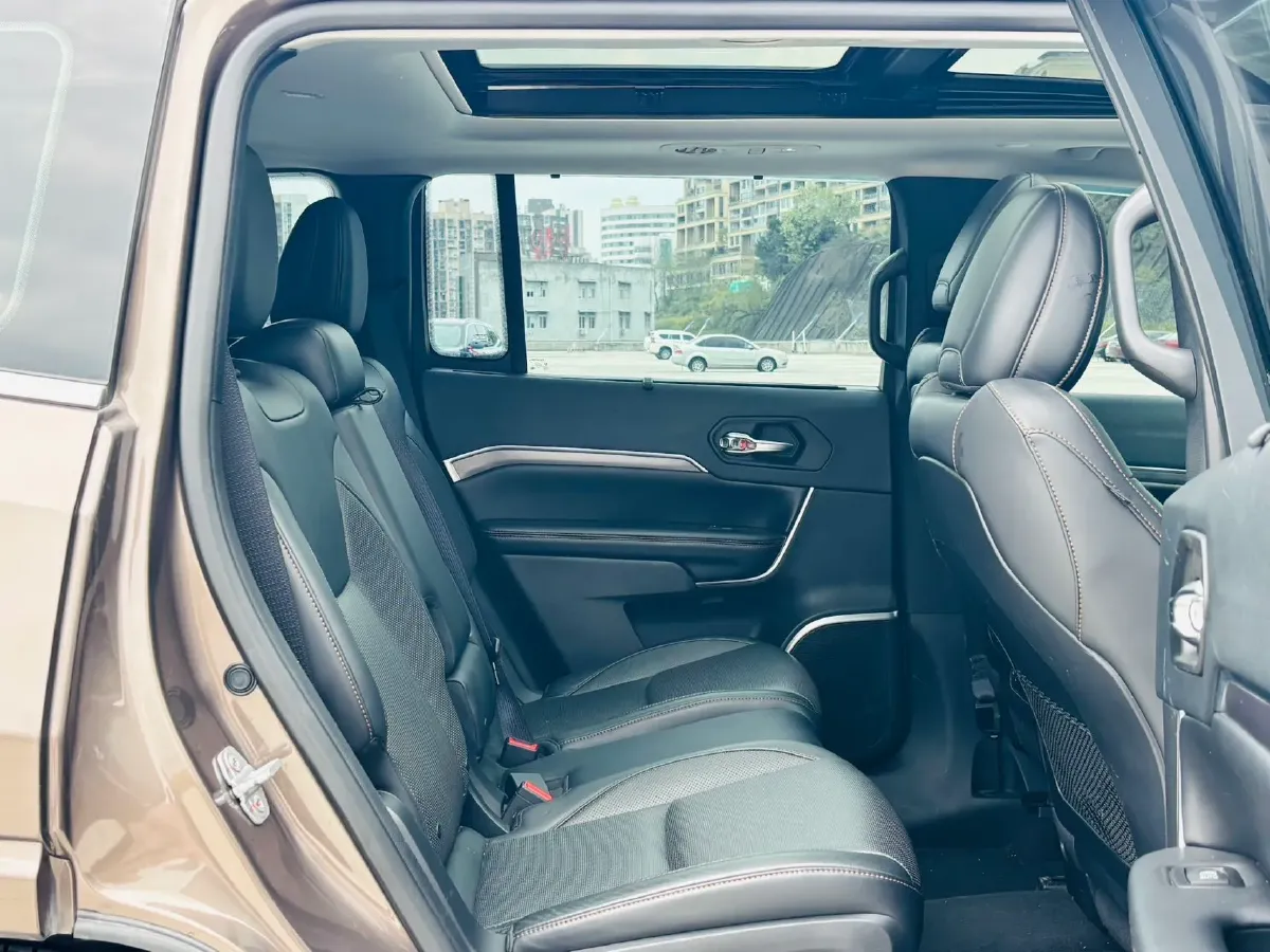 2018 Jeep Grand Commander 2.0T 265HP L4 9AT,autocango,china used car exporter,china ev exporter,chinese used car exporter,chinese used ev exporter