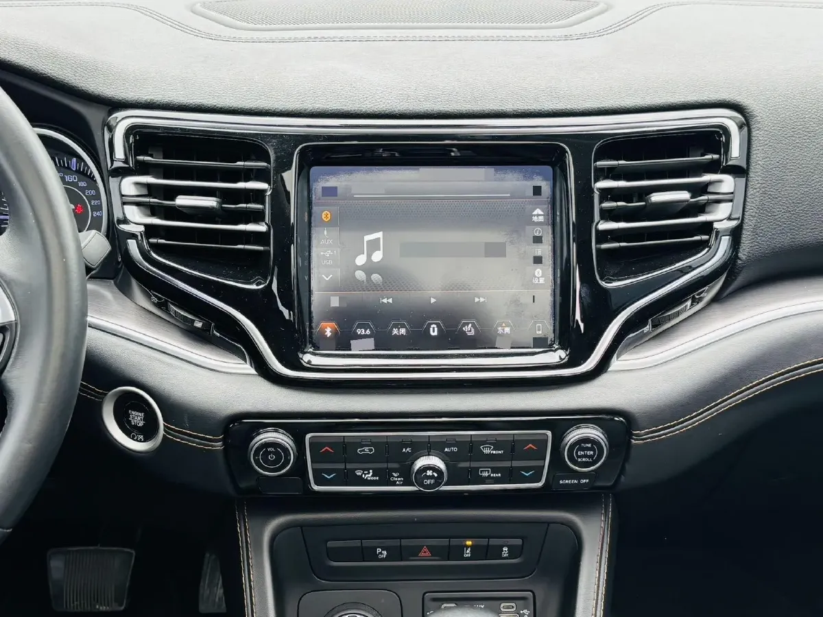 2018 Jeep Grand Commander 2.0T 265HP L4 9AT,autocango,china used car exporter,china ev exporter,chinese used car exporter,chinese used ev exporter