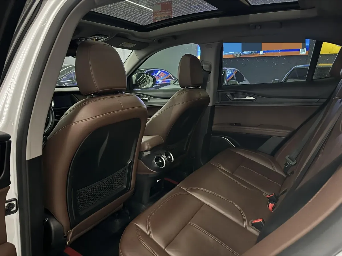 2017 Jaguar XE 2.0T 240HP L4 8AT,autocango,china used car exporter,china ev exporter,chinese used car exporter,chinese used ev exporter