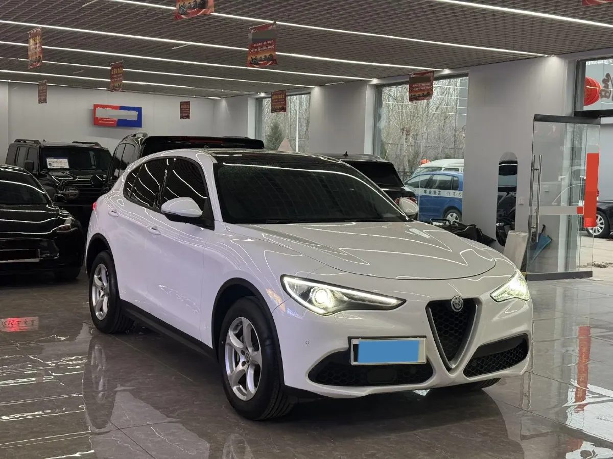 2017 Jaguar XE 2.0T 240HP L4 8AT,autocango,china used car exporter,china ev exporter,chinese used car exporter,chinese used ev exporter