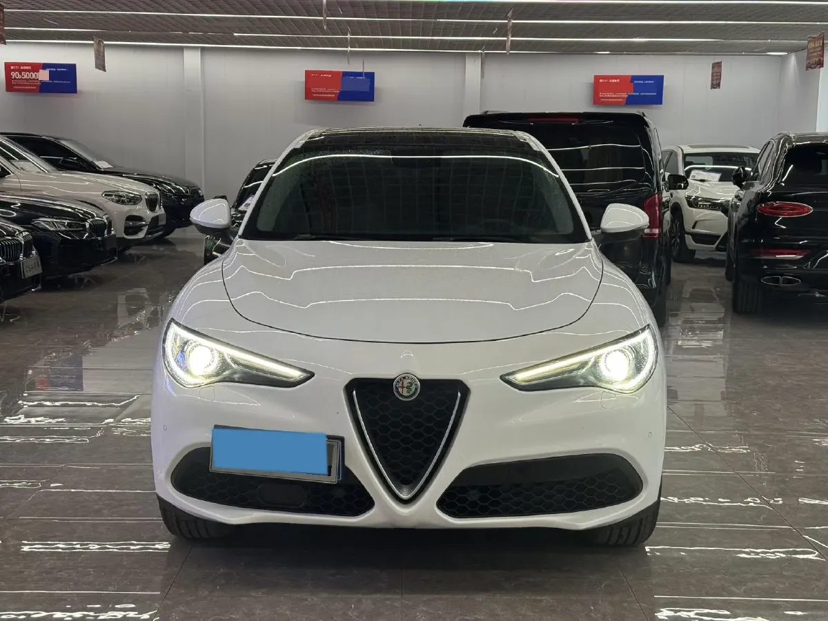 2017 Jaguar XE 2.0T 240HP L4 8AT,autocango,china used car exporter,china ev exporter,chinese used car exporter,chinese used ev exporter