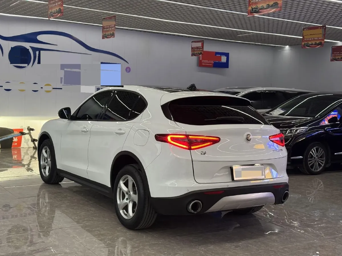 2017 Jaguar XE 2.0T 240HP L4 8AT,autocango,china used car exporter,china ev exporter,chinese used car exporter,chinese used ev exporter