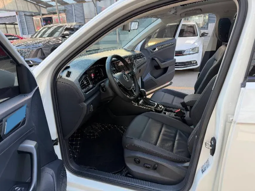 2022 Volkswagen T-Roc 1.4T 150HP L4 7DCT,autocango,china used car exporter,china ev exporter,chinese used car exporter,chinese used ev exporter