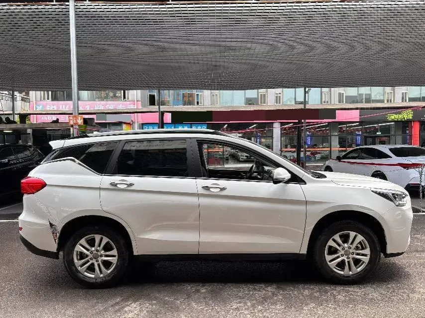 2018 Haval M6 1.5T 150HP L4 7DCT,autocango,china used car exporter,china ev exporter,chinese used car exporter,chinese used ev exporter