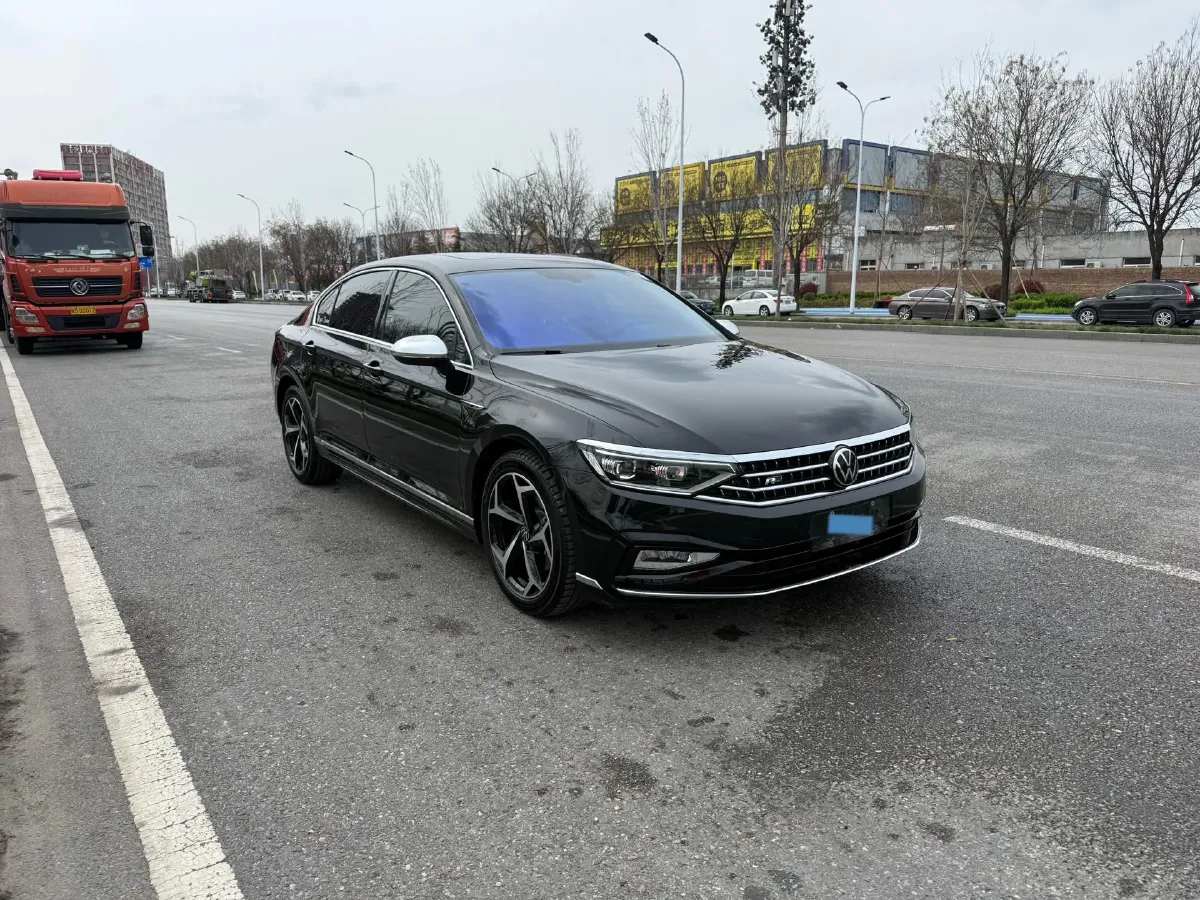 2023 Volkswagen Magotan 2.0T 186HP L4 7DCT,autocango,china used car exporter,china ev exporter,chinese used car exporter,chinese used ev exporter