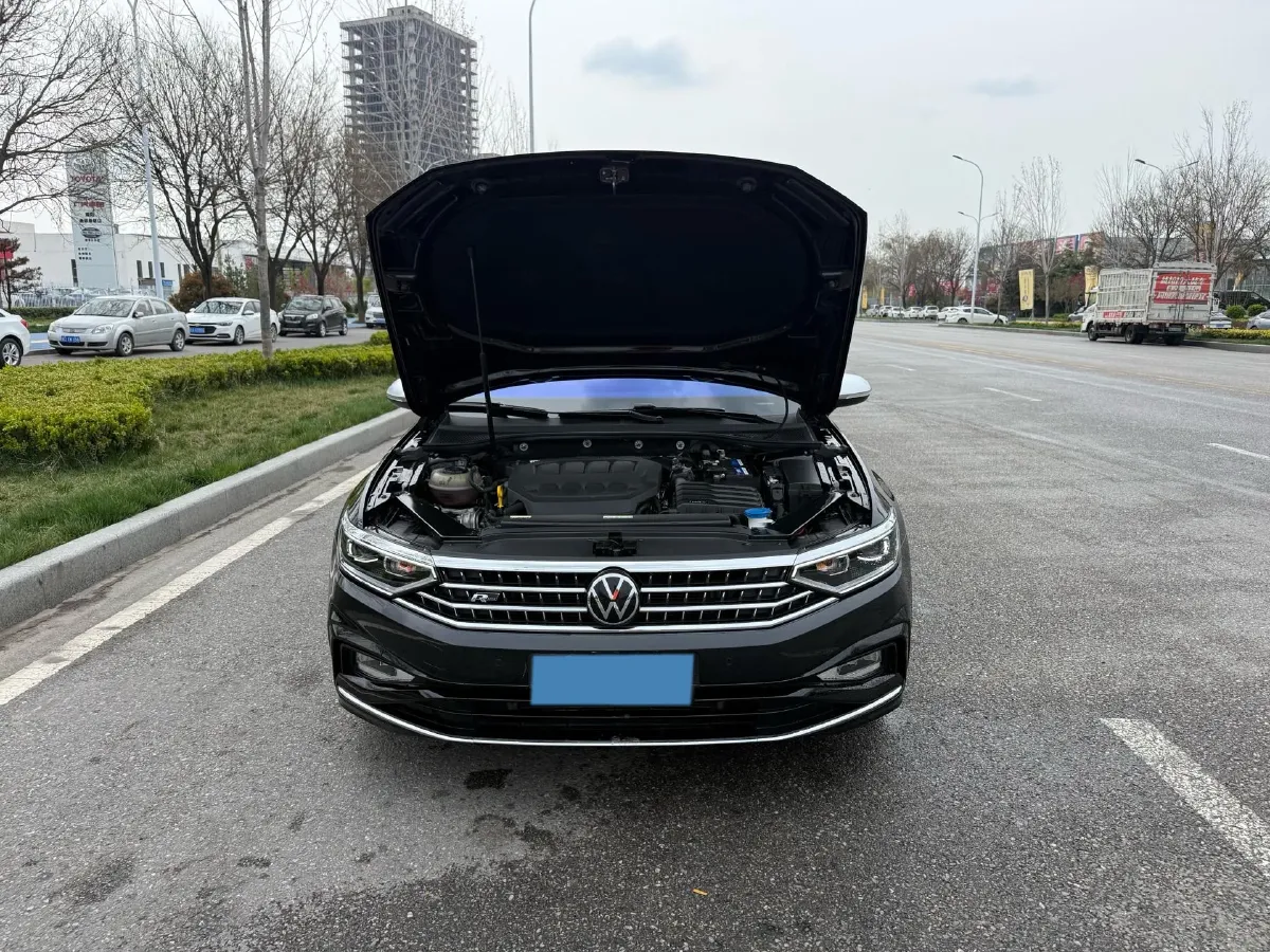 2023 Volkswagen Magotan 2.0T 186HP L4 7DCT,autocango,china used car exporter,china ev exporter,chinese used car exporter,chinese used ev exporter
