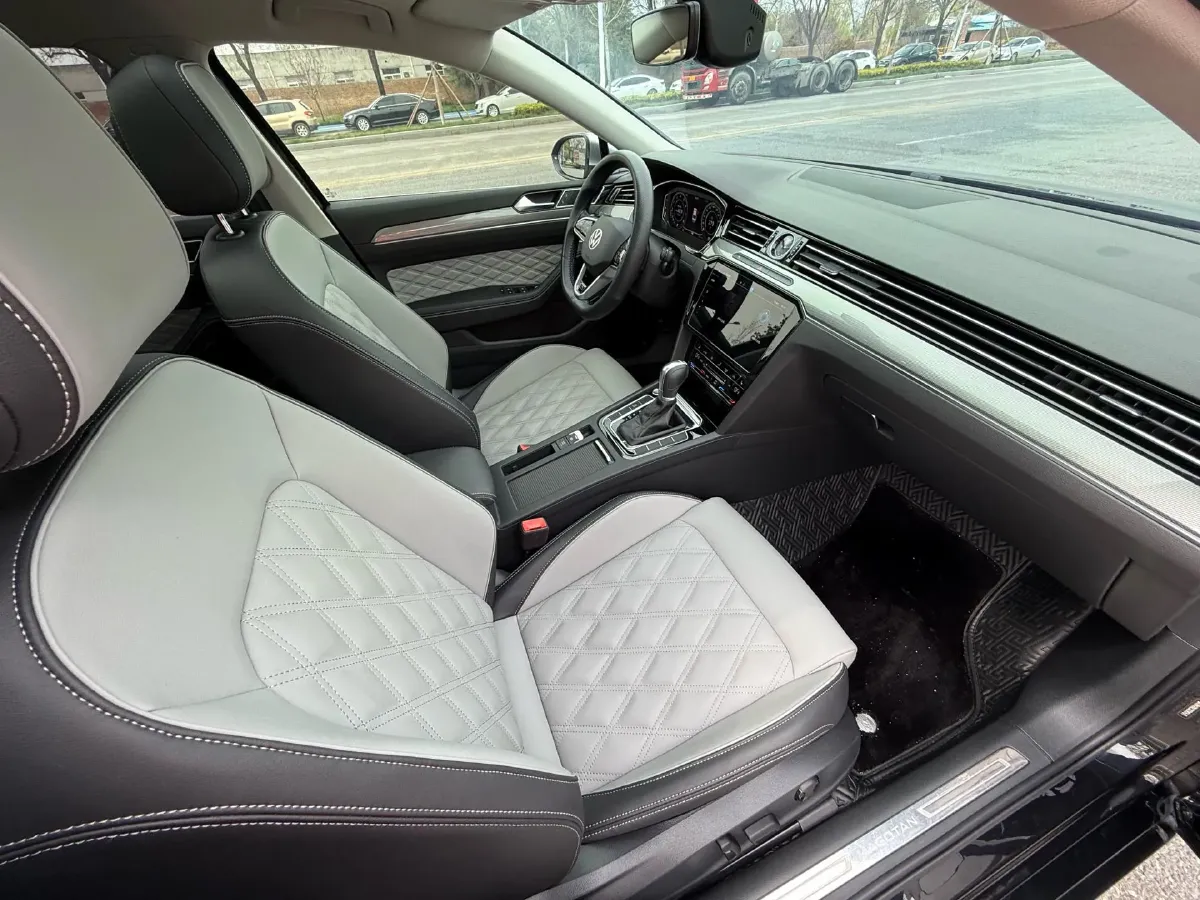 2023 Volkswagen Magotan 2.0T 186HP L4 7DCT,autocango,china used car exporter,china ev exporter,chinese used car exporter,chinese used ev exporter