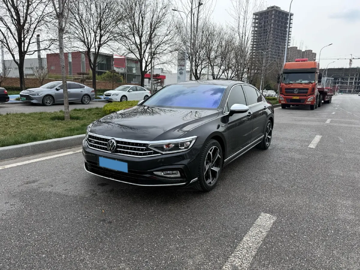 2023 Volkswagen Magotan 2.0T 186HP L4 7DCT,autocango,china used car exporter,china ev exporter,chinese used car exporter,chinese used ev exporter