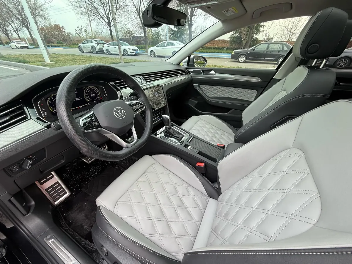 2023 Volkswagen Magotan 2.0T 186HP L4 7DCT,autocango,china used car exporter,china ev exporter,chinese used car exporter,chinese used ev exporter