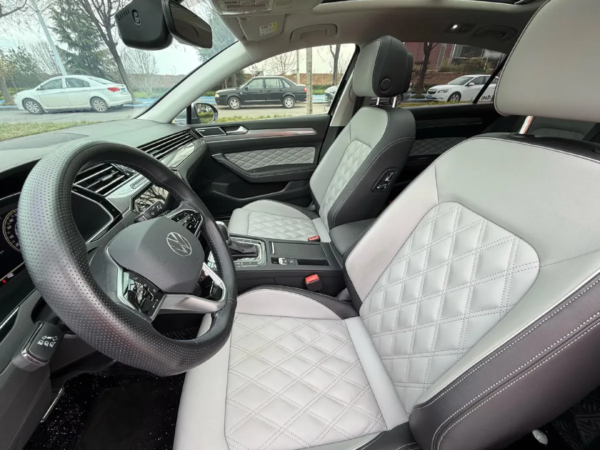 2023 Volkswagen Magotan 2.0T 186HP L4 7DCT,autocango,china used car exporter,china ev exporter,chinese used car exporter,chinese used ev exporter