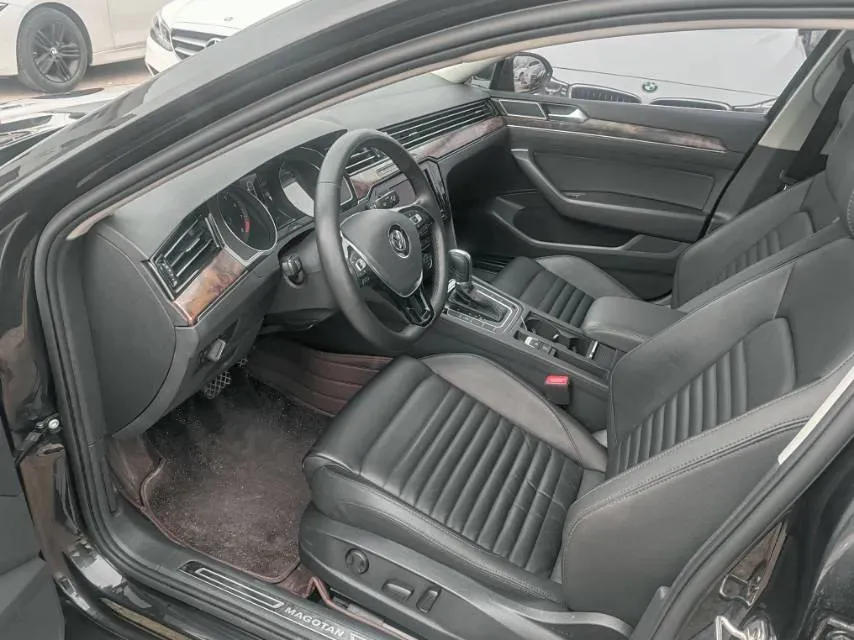 2019 Volkswagen Magotan 2.0T 186HP L4 7DCT,autocango,china used car exporter,china ev exporter,chinese used car exporter,chinese used ev exporter
