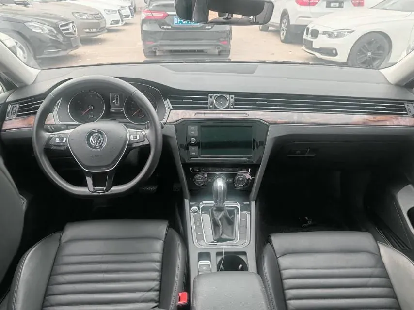 2019 Volkswagen Magotan 2.0T 186HP L4 7DCT,autocango,china used car exporter,china ev exporter,chinese used car exporter,chinese used ev exporter