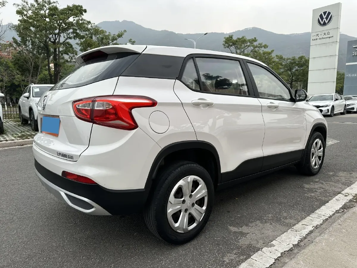 2017 BaoJun 510 1.5L 112HP L4 6MT,autocango,china used car exporter,china ev exporter,chinese used car exporter,chinese used ev exporter