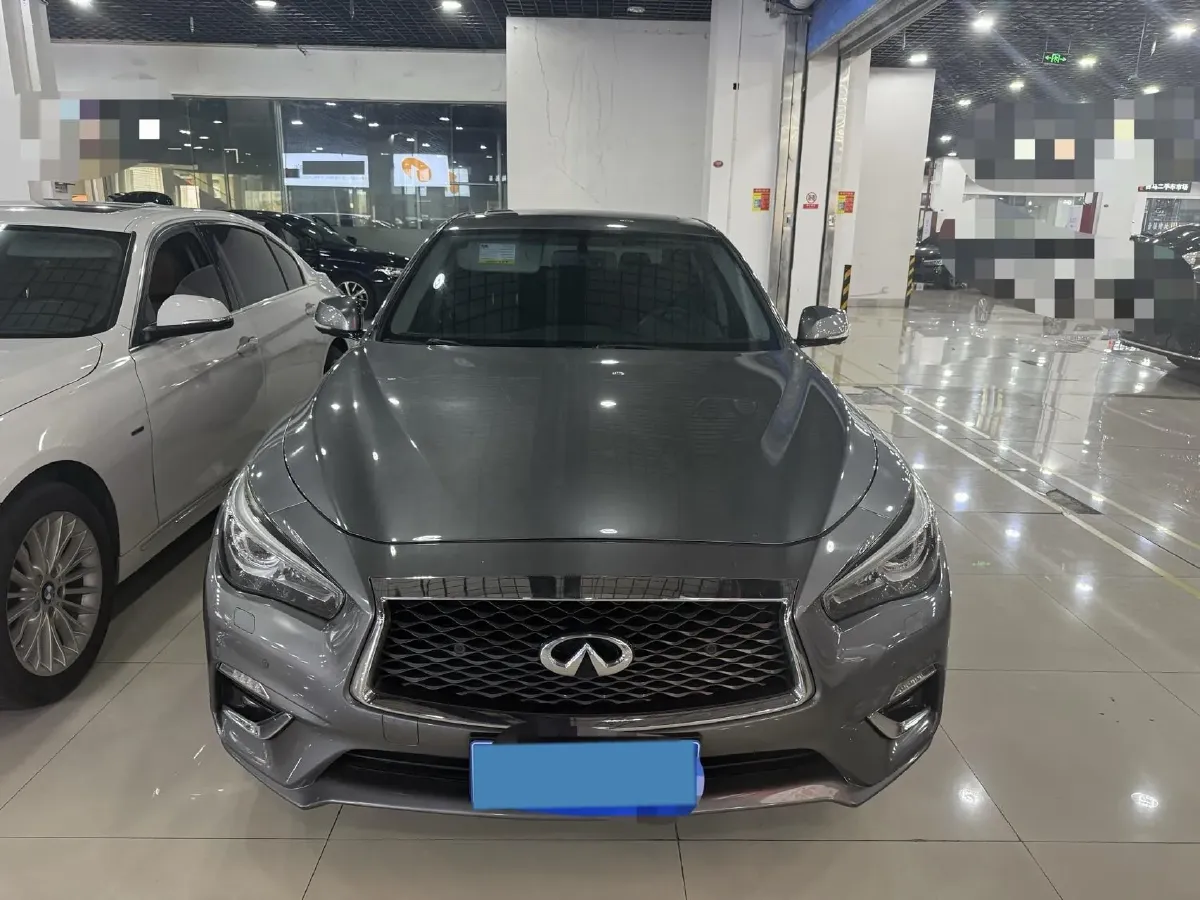 2018 Jeep Grand Commander 2.0T 265HP L4 9AT,autocango,china used car exporter,china ev exporter,chinese used car exporter,chinese used ev exporter