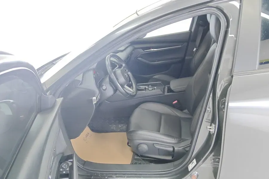 2021 Mazda 3 Axela 2.0L 158HP L4 6AT,autocango,china used car exporter,china ev exporter,chinese used car exporter,chinese used ev exporter