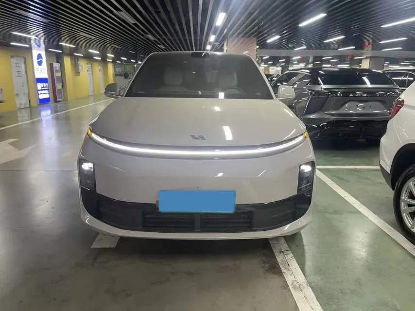 2024 Li L6 Range Extended 154HP L4 REEV 36.8KWH,autocango,china used car exporter,china ev exporter,chinese used car exporter,chinese used ev exporter