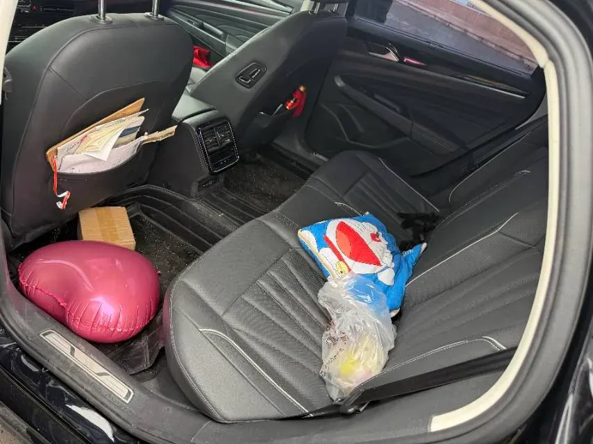 2024 Volkswagen Passat 2.0T 220HP L4 7DCT,autocango,china used car exporter,china ev exporter,chinese used car exporter,chinese used ev exporter