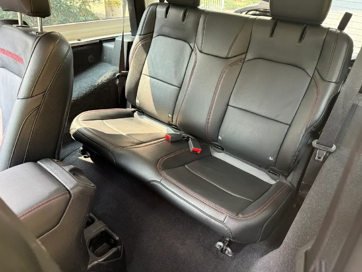 2019 Land Rover Discovery 3.0T 340HP V6 8AT,autocango,china used car exporter,china ev exporter,chinese used car exporter,chinese used ev exporter