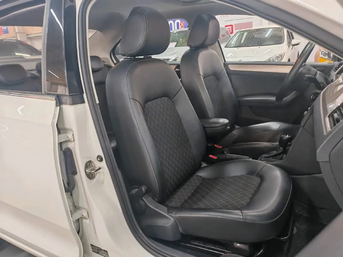 2019 SWM G01 1.5T 156HP L4 6AT,autocango,china used car exporter,china ev exporter,chinese used car exporter,chinese used ev exporter