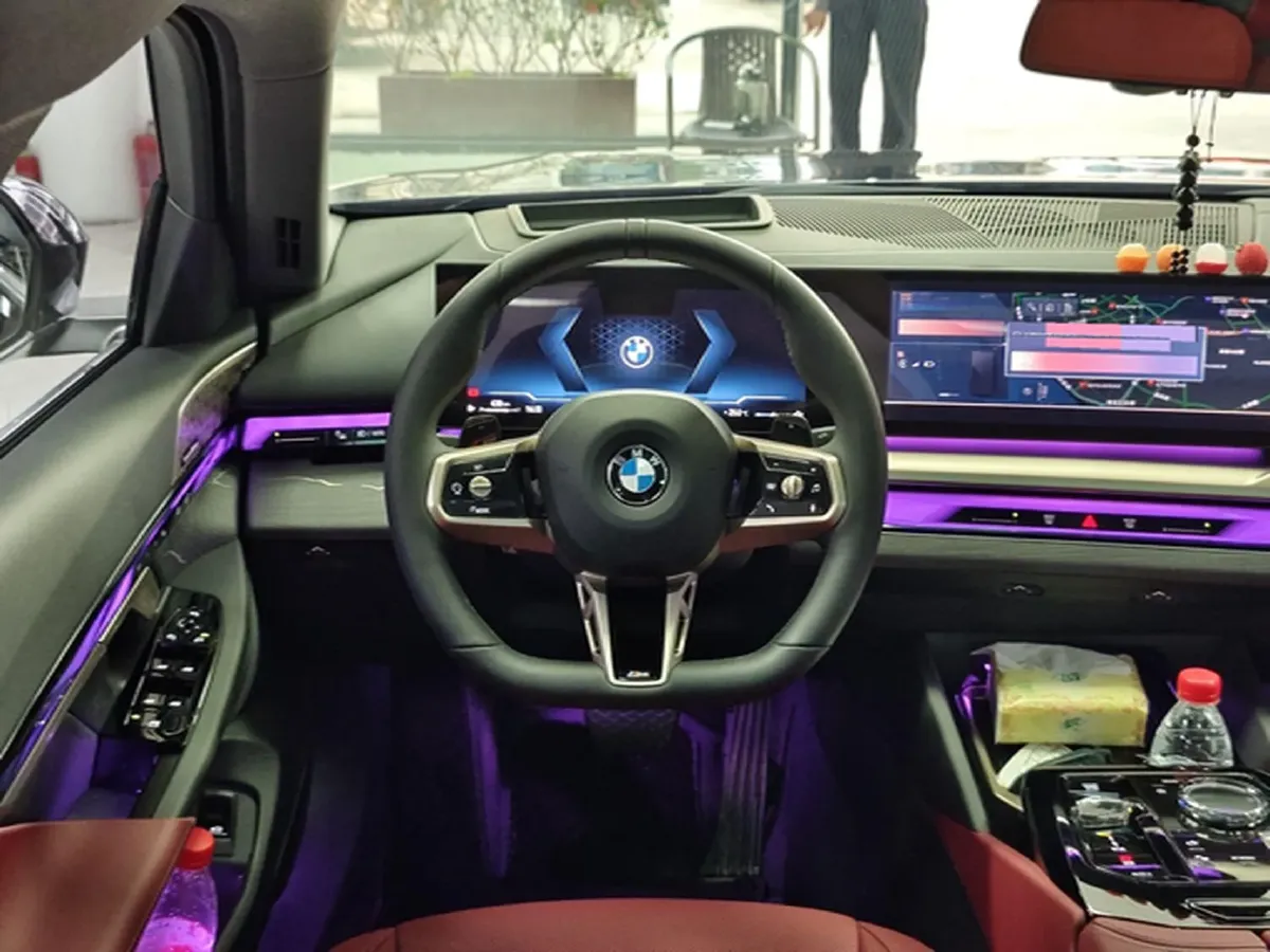 2025 BMW 5 Series 2.0T 258HP L4 8AT,autocango,china used car exporter,china ev exporter,chinese used car exporter,chinese used ev exporter