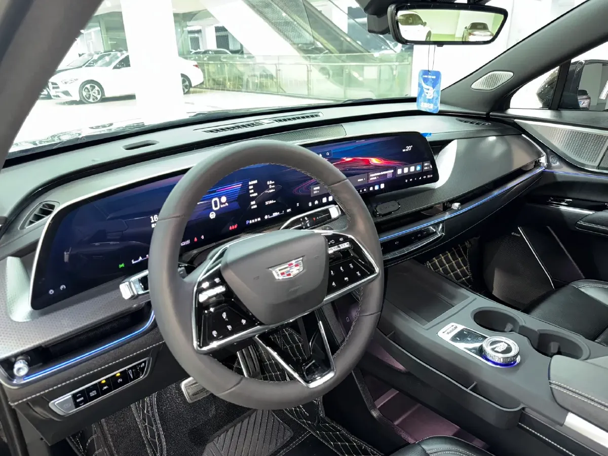 2025 Cadillac XT5 2.0T 237HP L4 9AT,autocango,china used car exporter,china ev exporter,chinese used car exporter,chinese used ev exporter