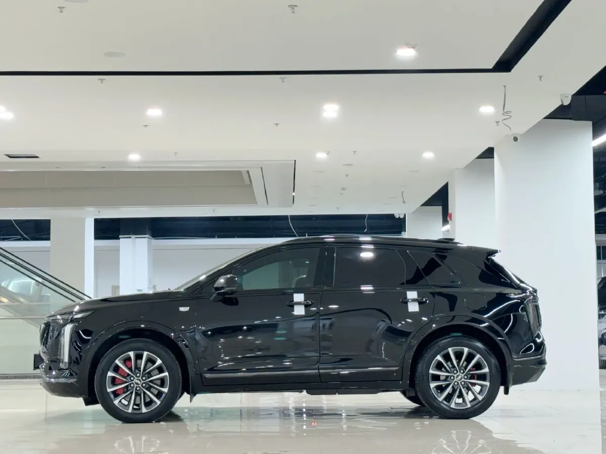 2025 Cadillac XT5 2.0T 237HP L4 9AT,autocango,china used car exporter,china ev exporter,chinese used car exporter,chinese used ev exporter