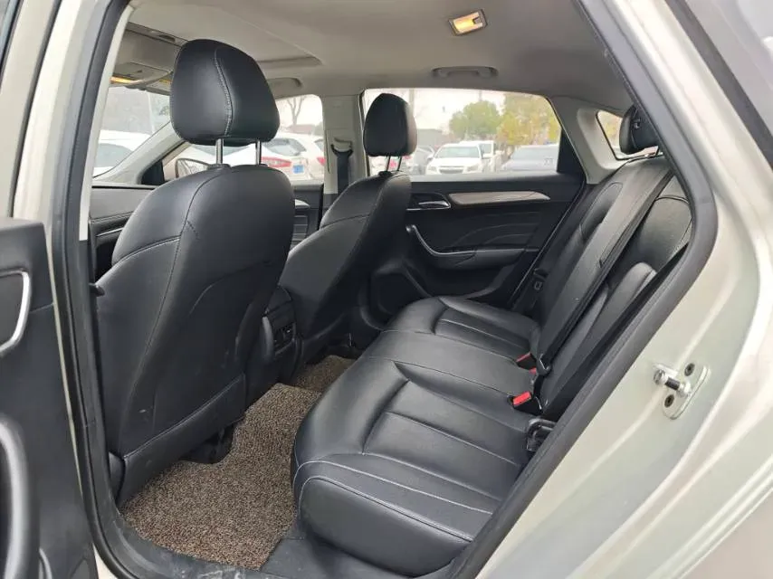 2019 Roewe i6 1.5T 169HP L4 AMT PHEV 9.1KWH,autocango,china used car exporter,china ev exporter,chinese used car exporter,chinese used ev exporter