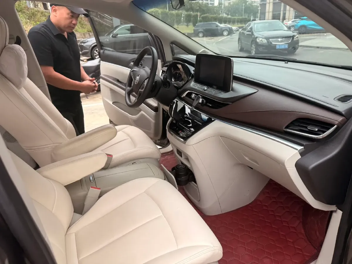 2021 Buick GL8 2.0T 237HP L4 9AT,autocango,china used car exporter,china ev exporter,chinese used car exporter,chinese used ev exporter