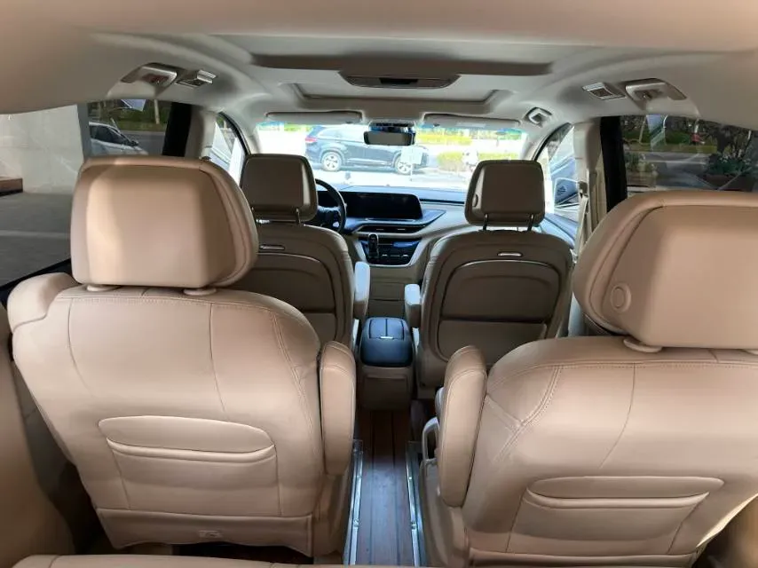 2023 Buick GL8 2.0T 237HP L4 9AT,autocango,china used car exporter,china ev exporter,chinese used car exporter,chinese used ev exporter