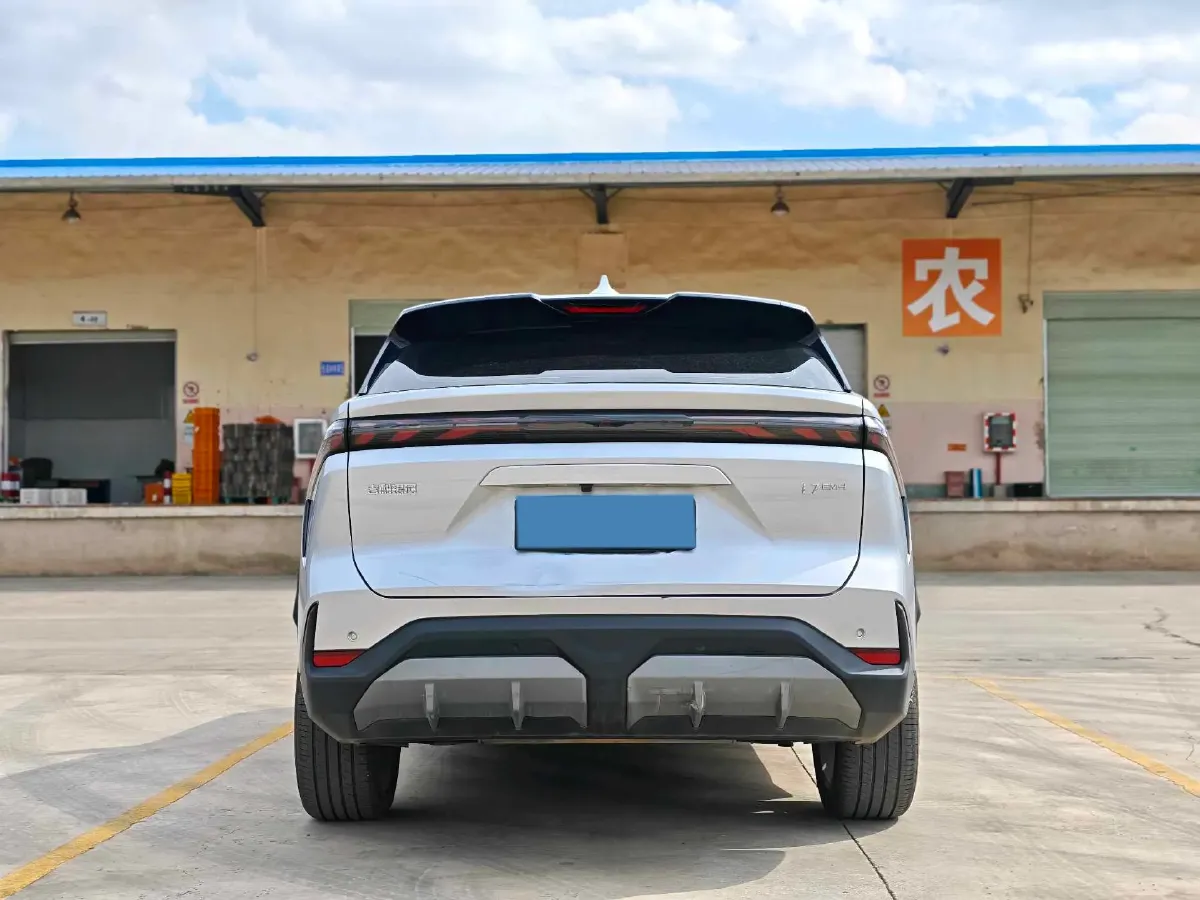 2025 Geely Galaxy L7 1.5L 112HP L4 1DHT PHEV 18.4KWH,autocango,china used car exporter,china ev exporter,chinese used car exporter,chinese used ev exporter