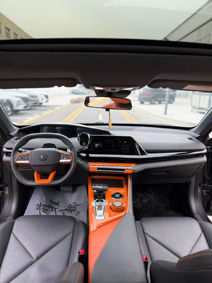 2022 ChangAn UNI-V 1.5T 188HP L4 7DCT,autocango,china used car exporter,china ev exporter,chinese used car exporter,chinese used ev exporter