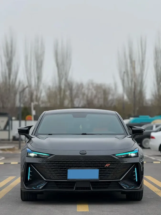 2022 ChangAn UNI-V 1.5T 188HP L4 7DCT,autocango,china used car exporter,china ev exporter,chinese used car exporter,chinese used ev exporter