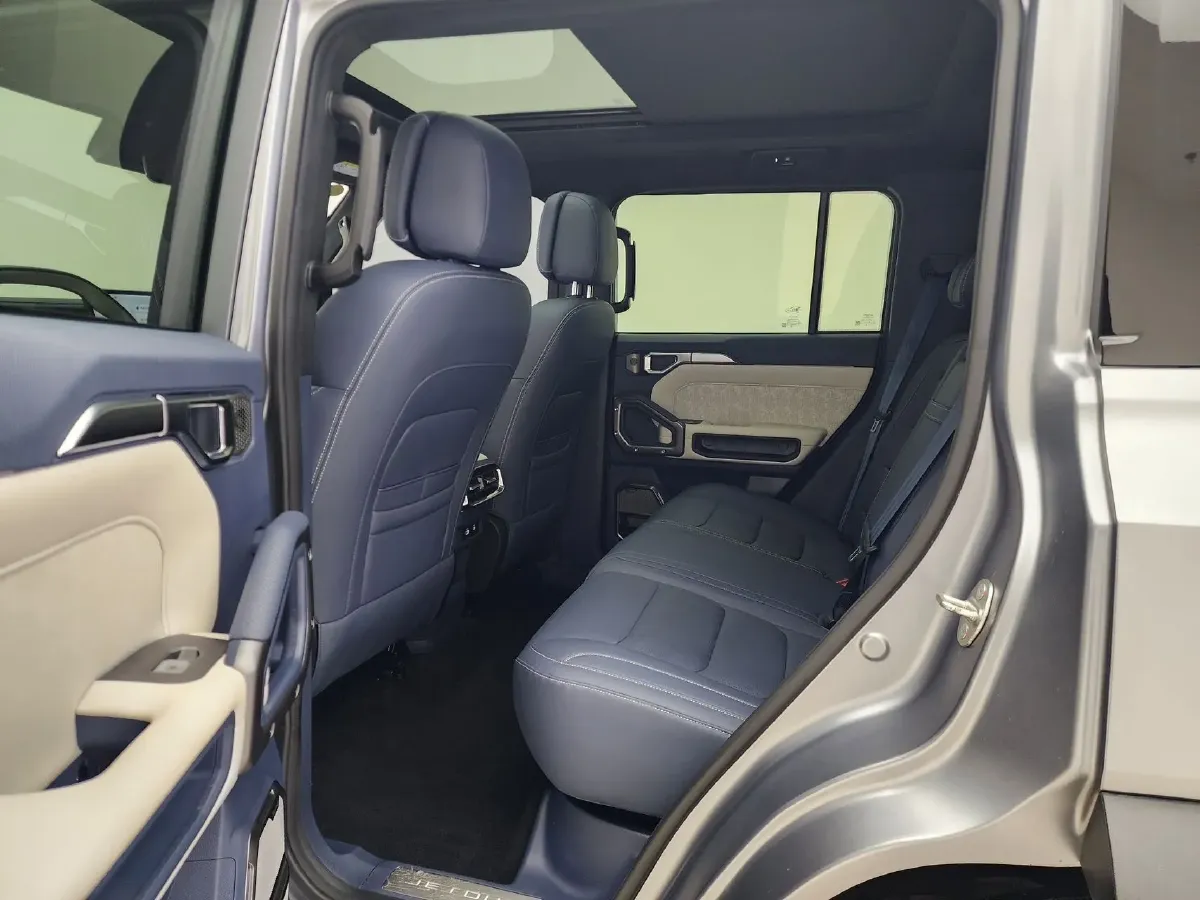 2024 Jetour ShanHai TravellerC-DM 1.5T 156HP L4 3DHT PHEV 43.24KWH,autocango,china used car exporter,china ev exporter,chinese used car exporter,chinese used ev exporter