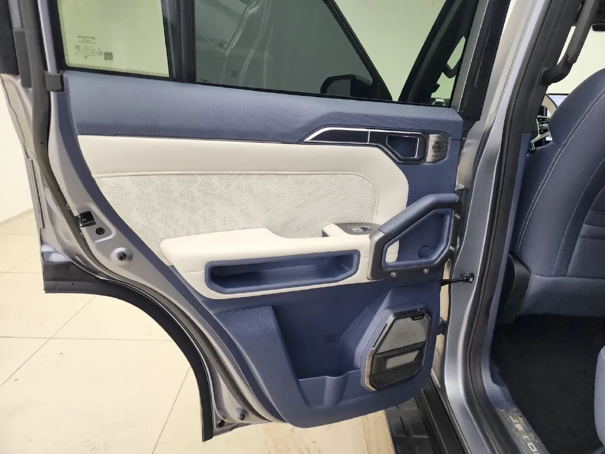 2024 Jetour ShanHai TravellerC-DM 1.5T 156HP L4 3DHT PHEV 43.24KWH,autocango,china used car exporter,china ev exporter,chinese used car exporter,chinese used ev exporter