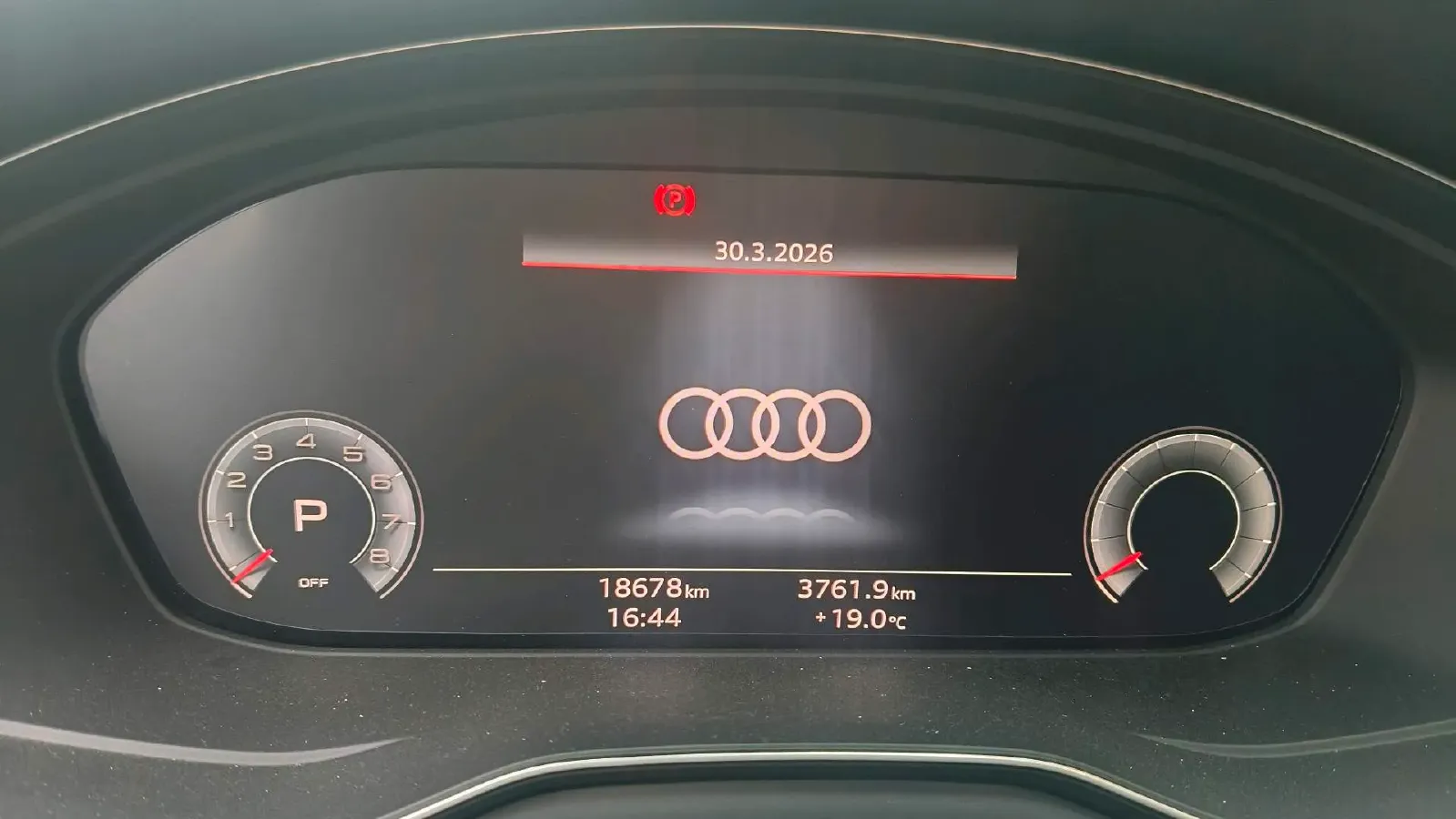 2024 Audi A4L 2.0T 190HP L4 7DCT,autocango,china used car exporter,china ev exporter,chinese used car exporter,chinese used ev exporter