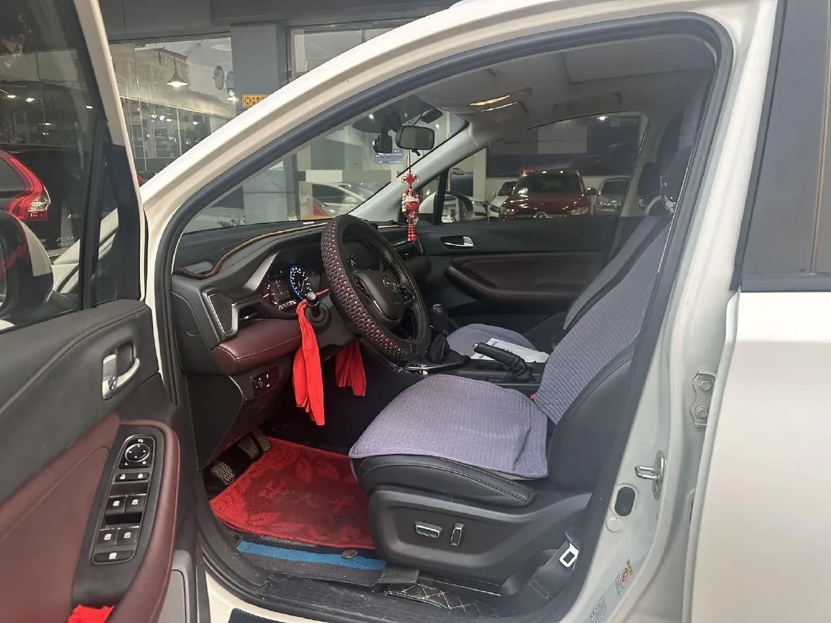 2019 GAC Trumpchi GS4 1.5T 169HP L4 6MT,autocango,china used car exporter,china ev exporter,chinese used car exporter,chinese used ev exporter