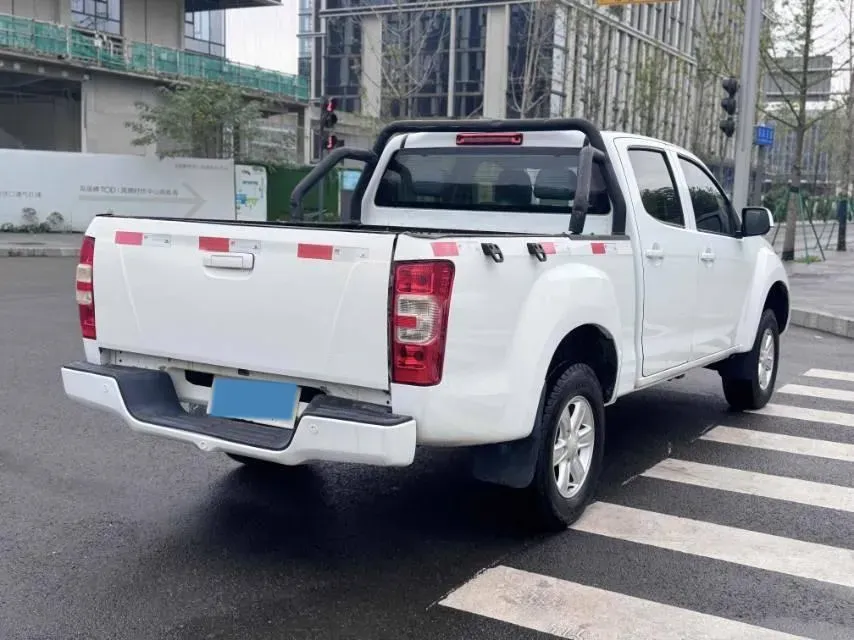 2022 Isuzu RE-MAX Jim 2.8T 120HP L4 5MT,autocango,china used car exporter,china ev exporter,chinese used car exporter,chinese used ev exporter