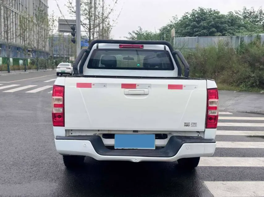 2022 Isuzu RE-MAX Jim 2.8T 120HP L4 5MT,autocango,china used car exporter,china ev exporter,chinese used car exporter,chinese used ev exporter