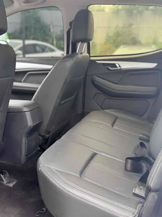 2022 Isuzu RE-MAX Jim 2.8T 120HP L4 5MT,autocango,china used car exporter,china ev exporter,chinese used car exporter,chinese used ev exporter