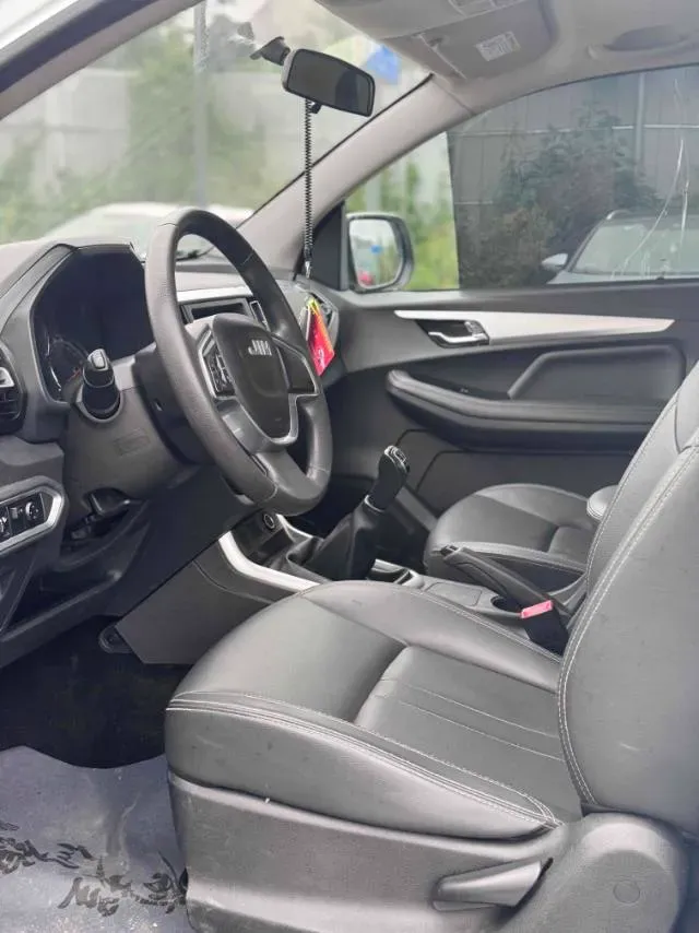 2022 Isuzu RE-MAX Jim 2.8T 120HP L4 5MT,autocango,china used car exporter,china ev exporter,chinese used car exporter,chinese used ev exporter