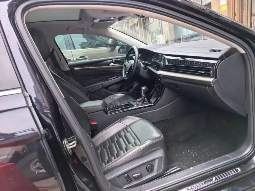 2020 Volkswagen Passat 2.0T 186HP L4 7DCT,autocango,china used car exporter,china ev exporter,chinese used car exporter,chinese used ev exporter