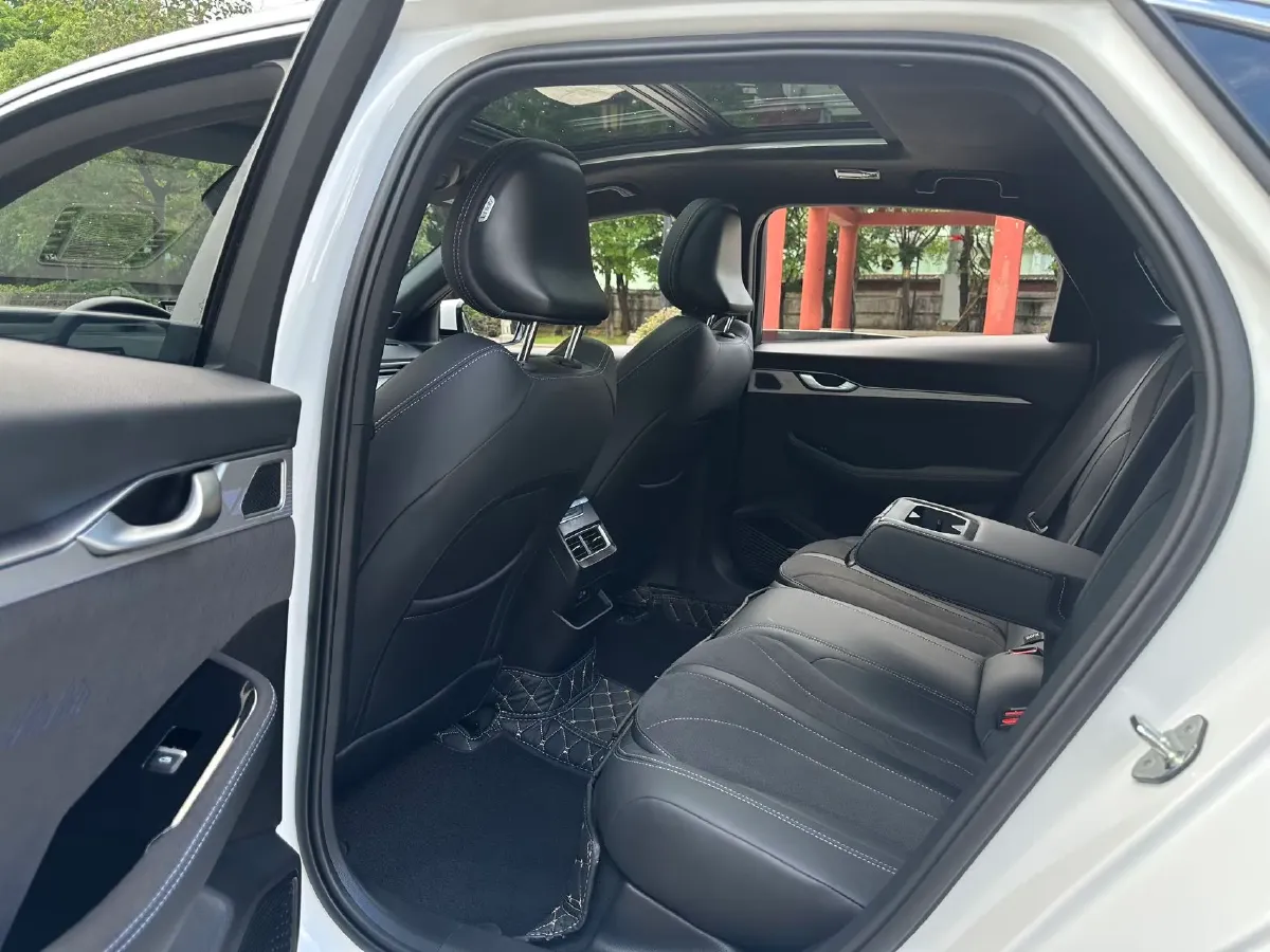 2025 Geely Preface 2.0T 238HP L4 8AT,autocango,china used car exporter,china ev exporter,chinese used car exporter,chinese used ev exporter